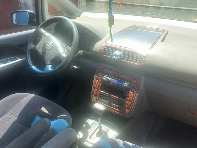 Серый Фольксваген Шаран, объемом двигателя 0 л и пробегом 390 тыс. км за 4300 $, фото 1 на Automoto.ua