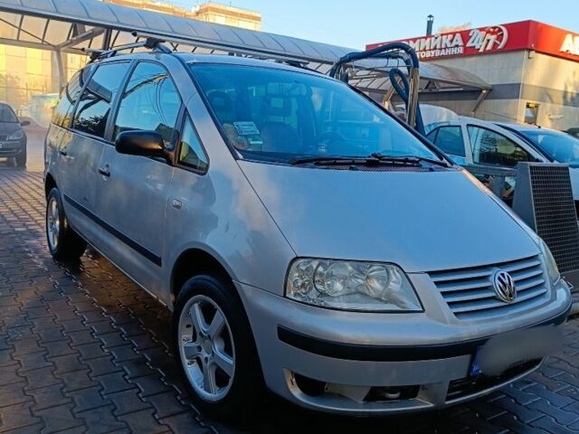 Фольксваген Шаран 2002 в Кривом Роге на Automoto.ua Серый Фольксваген Шаран, объемом двигателя 0 л и пробегом 300 тыс. км за 4500 $, фото 1 на Automoto.ua