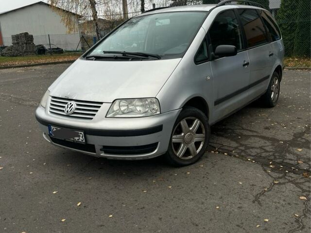 Серый Фольксваген Шаран, объемом двигателя 0 л и пробегом 400 тыс. км за 1700 $, фото 1 на Automoto.ua