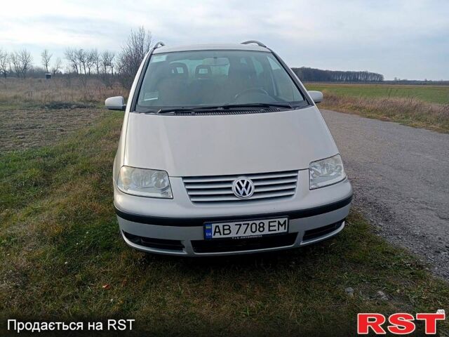 Серый Фольксваген Шаран, объемом двигателя 1.8 л и пробегом 178 тыс. км за 5100 $, фото 1 на Automoto.ua