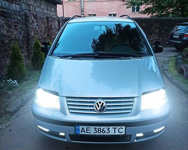 Сірий Фольксваген Шаран, об'ємом двигуна 1.9 л та пробігом 319 тис. км за 6000 $, фото 1 на Automoto.ua