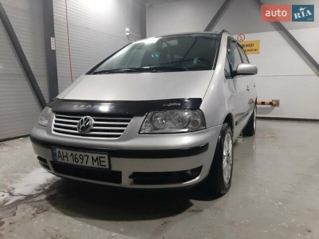 Сірий Фольксваген Шаран, об'ємом двигуна 1.78 л та пробігом 290 тис. км за 5600 $, фото 1 на Automoto.ua