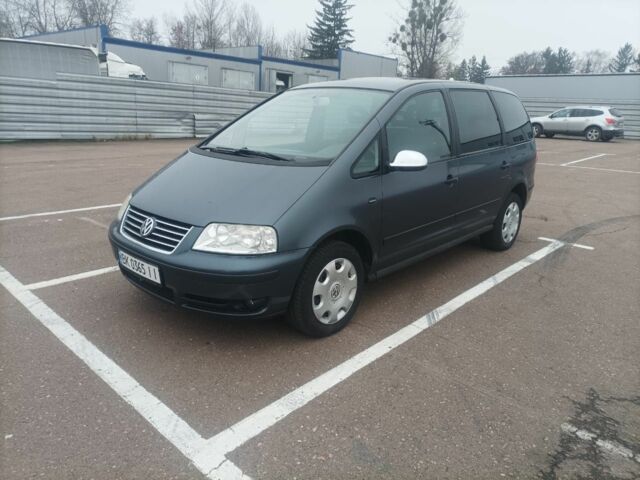 Сірий Фольксваген Шаран, об'ємом двигуна 1.9 л та пробігом 340 тис. км за 4500 $, фото 1 на Automoto.ua