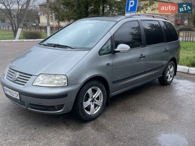 Сірий Фольксваген Шаран, об'ємом двигуна 1.9 л та пробігом 350 тис. км за 4990 $, фото 1 на Automoto.ua