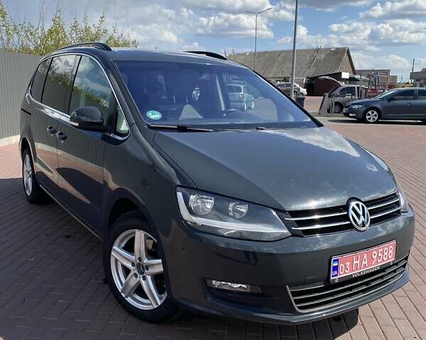 Серый Фольксваген Шаран, объемом двигателя 2 л и пробегом 288 тыс. км за 13250 $, фото 1 на Automoto.ua