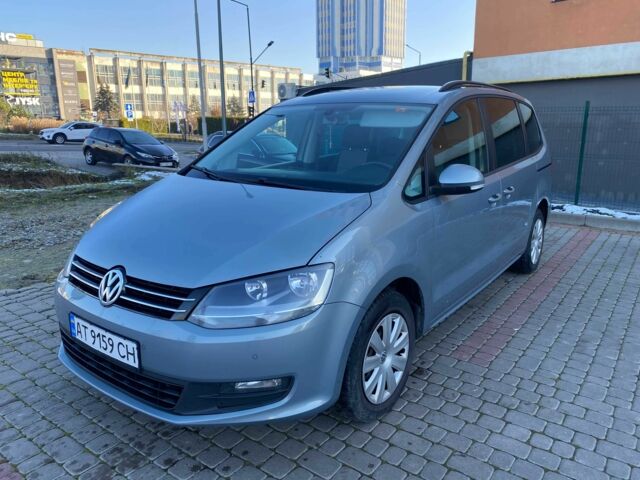 Серый Фольксваген Шаран, объемом двигателя 2 л и пробегом 306 тыс. км за 11500 $, фото 1 на Automoto.ua