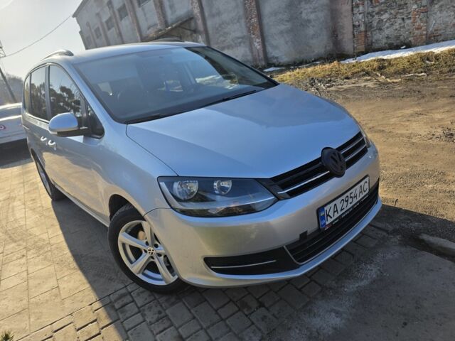 Сірий Фольксваген Шаран, об'ємом двигуна 2 л та пробігом 187 тис. км за 237 $, фото 1 на Automoto.ua