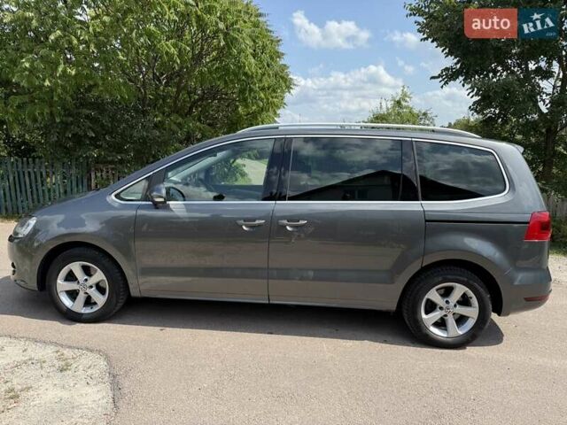 Серый Фольксваген Шаран, объемом двигателя 2 л и пробегом 203 тыс. км за 15200 $, фото 1 на Automoto.ua