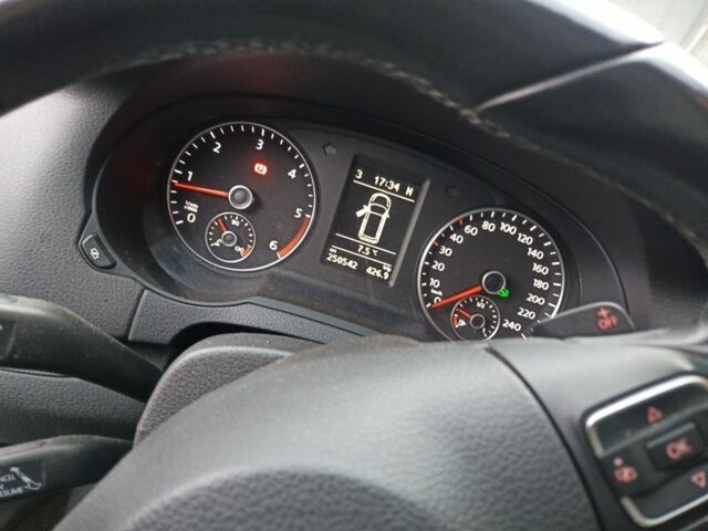 Серый Фольксваген Шаран, объемом двигателя 2 л и пробегом 255 тыс. км за 15666 $, фото 1 на Automoto.ua