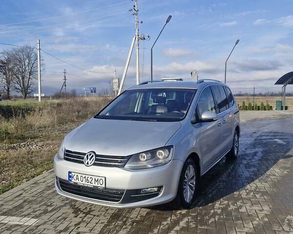 Серый Фольксваген Шаран, объемом двигателя 2 л и пробегом 291 тыс. км за 12500 $, фото 1 на Automoto.ua