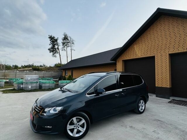 Серый Фольксваген Шаран, объемом двигателя 2 л и пробегом 268 тыс. км за 16500 $, фото 1 на Automoto.ua