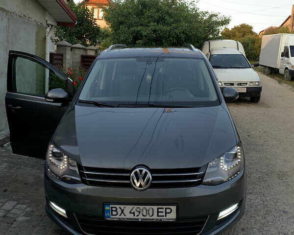 Серый Фольксваген Шаран, объемом двигателя 2 л и пробегом 278 тыс. км за 13500 $, фото 1 на Automoto.ua