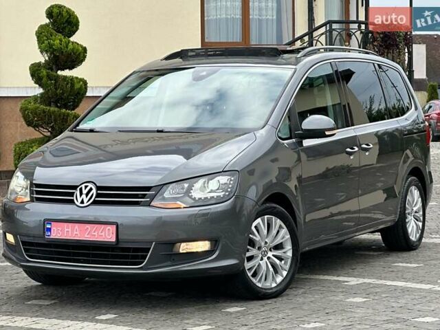 Сірий Фольксваген Шаран, об'ємом двигуна 2 л та пробігом 225 тис. км за 16999 $, фото 1 на Automoto.ua