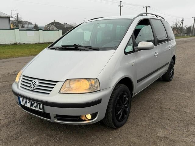 Серый Фольксваген Шаран, объемом двигателя 0 л и пробегом 333 тыс. км за 2500 $, фото 1 на Automoto.ua