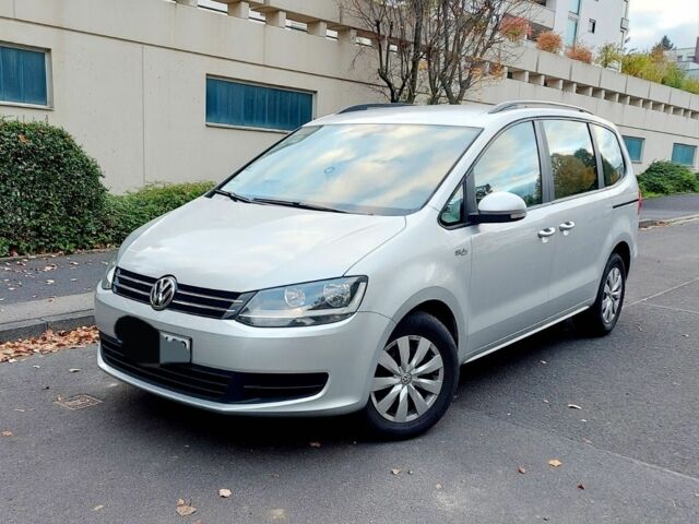 Серый Фольксваген Шаран, объемом двигателя 2 л и пробегом 205 тыс. км за 8118 $, фото 1 на Automoto.ua