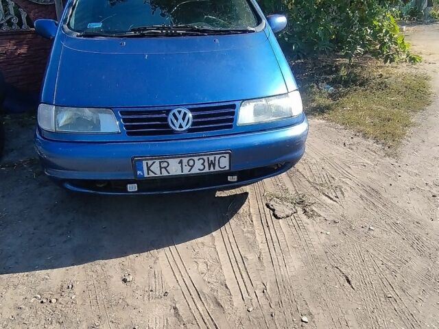 Синій Фольксваген Шаран, об'ємом двигуна 1.9 л та пробігом 275 тис. км за 1575 $, фото 1 на Automoto.ua
