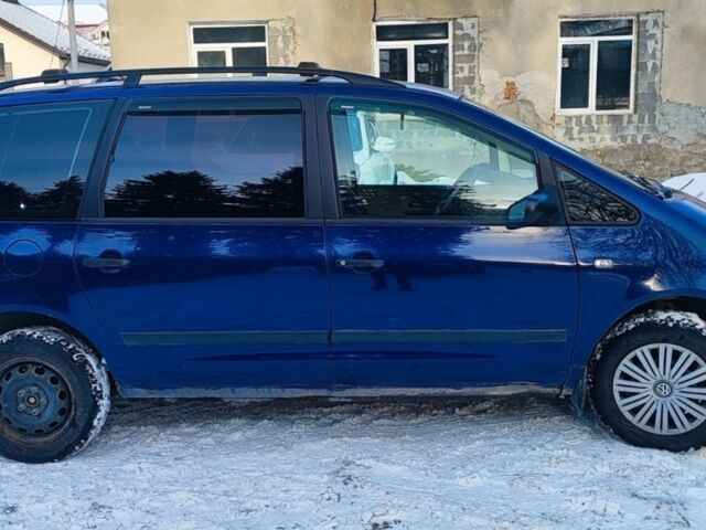 Синій Фольксваген Шаран, об'ємом двигуна 1.98 л та пробігом 300 тис. км за 3500 $, фото 1 на Automoto.ua