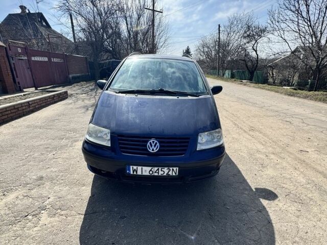 Синий Фольксваген Шаран, объемом двигателя 1.9 л и пробегом 111 тыс. км за 2100 $, фото 1 на Automoto.ua