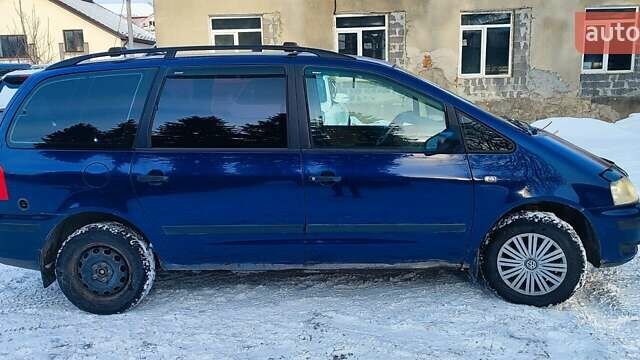 Синий Фольксваген Шаран, объемом двигателя 1.98 л и пробегом 300 тыс. км за 3500 $, фото 1 на Automoto.ua
