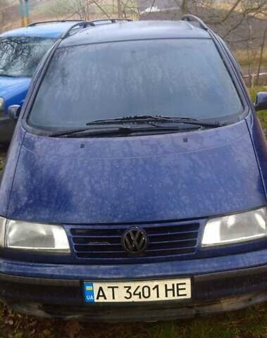 Синий Фольксваген Шаран, объемом двигателя 1.9 л и пробегом 330 тыс. км за 4500 $, фото 1 на Automoto.ua