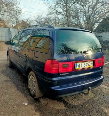 Синий Фольксваген Шаран, объемом двигателя 1.9 л и пробегом 375 тыс. км за 2300 $, фото 1 на Automoto.ua