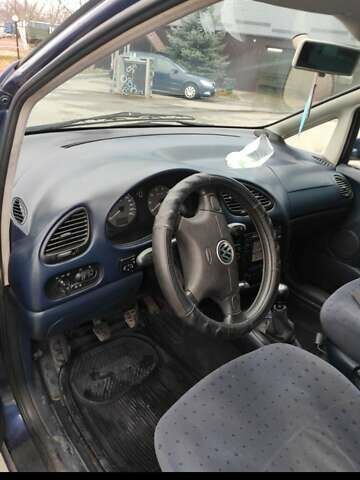 Синій Фольксваген Шаран, об'ємом двигуна 1.8 л та пробігом 260 тис. км за 3500 $, фото 1 на Automoto.ua