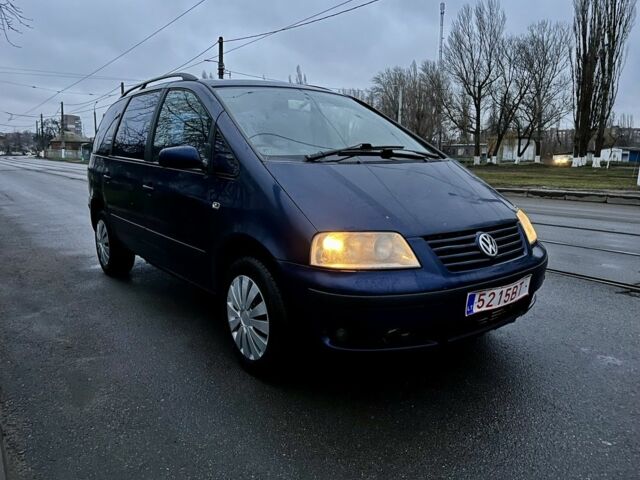 Синий Фольксваген Шаран, объемом двигателя 1.9 л и пробегом 460 тыс. км за 1599 $, фото 1 на Automoto.ua