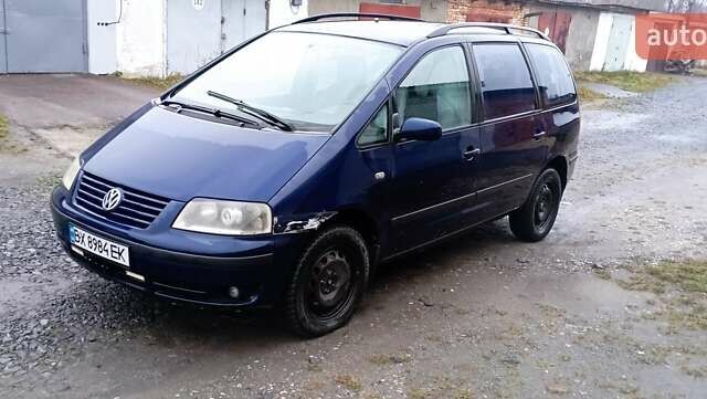 Синий Фольксваген Шаран, объемом двигателя 1.9 л и пробегом 377 тыс. км за 2800 $, фото 1 на Automoto.ua
