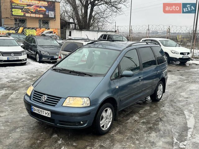 Синій Фольксваген Шаран, об'ємом двигуна 1.8 л та пробігом 340 тис. км за 3800 $, фото 1 на Automoto.ua