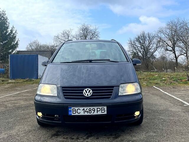 Синий Фольксваген Шаран, объемом двигателя 1.9 л и пробегом 300 тыс. км за 4700 $, фото 1 на Automoto.ua