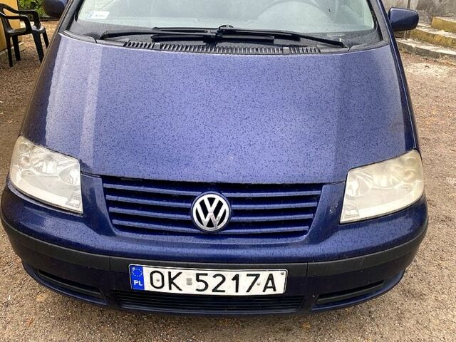 Синий Фольксваген Шаран, объемом двигателя 1.9 л и пробегом 500 тыс. км за 2200 $, фото 1 на Automoto.ua