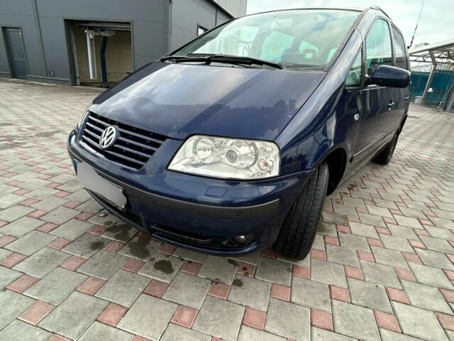 Синій Фольксваген Шаран, об'ємом двигуна 1 л та пробігом 280 тис. км за 2850 $, фото 1 на Automoto.ua