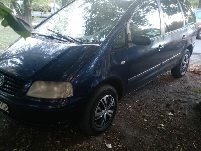 Синій Фольксваген Шаран, об'ємом двигуна 1 л та пробігом 260 тис. км за 2007 $, фото 1 на Automoto.ua
