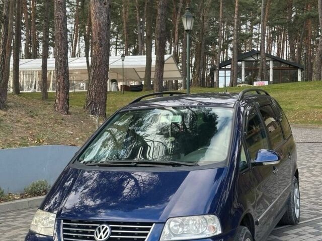 Синій Фольксваген Шаран, об'ємом двигуна 2 л та пробігом 309 тис. км за 6317 $, фото 1 на Automoto.ua