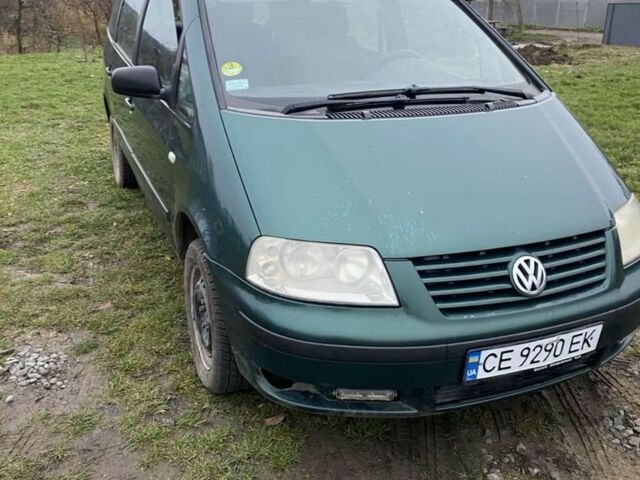 Зеленый Фольксваген Шаран, объемом двигателя 1.9 л и пробегом 35 тыс. км за 3600 $, фото 1 на Automoto.ua