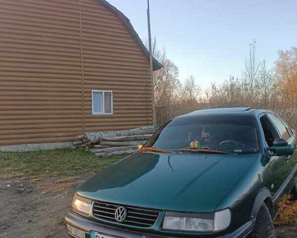 Зеленый Фольксваген Шаран, объемом двигателя 1.8 л и пробегом 20 тыс. км за 1950 $, фото 1 на Automoto.ua