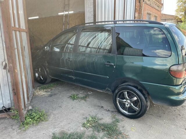 Зеленый Фольксваген Шаран, объемом двигателя 1.9 л и пробегом 3 тыс. км за 1900 $, фото 1 на Automoto.ua