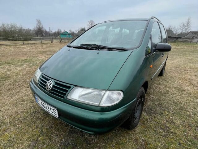 Зеленый Фольксваген Шаран, объемом двигателя 1.9 л и пробегом 125 тыс. км за 3500 $, фото 1 на Automoto.ua