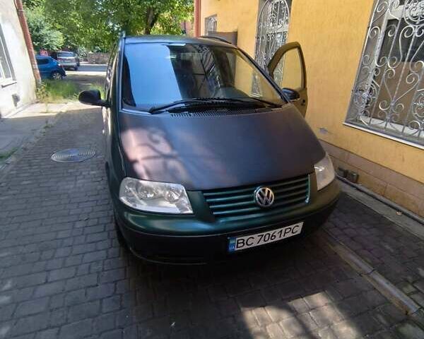 Зеленый Фольксваген Шаран, объемом двигателя 1.9 л и пробегом 395 тыс. км за 3700 $, фото 1 на Automoto.ua