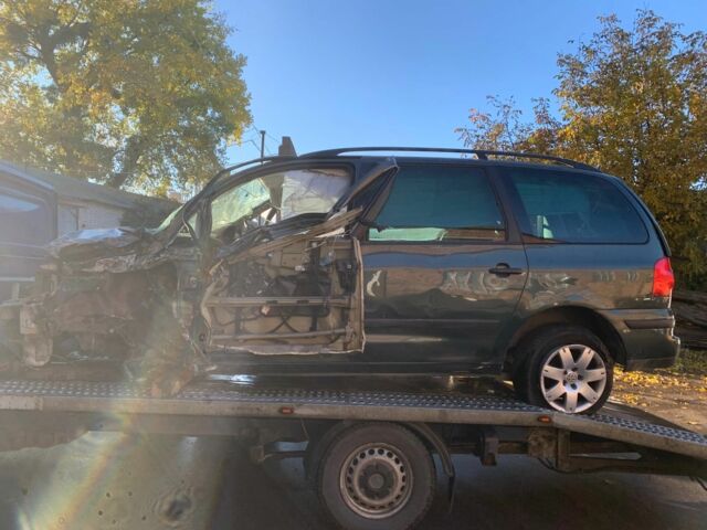 Фольксваген Шаран 2006 в Виннице на Automoto.ua Зеленый Фольксваген Шаран, объемом двигателя 1.9 л и пробегом 300 тыс. км за 1500 $, фото 1 на Automoto.ua