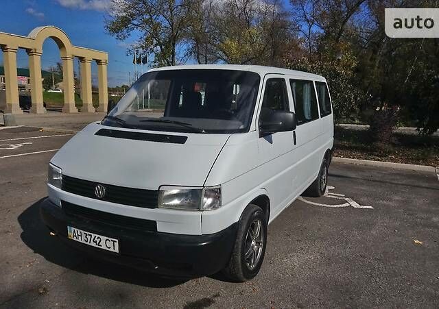 Білий Фольксваген T4 (Transporter) пасс., об'ємом двигуна 2.5 л та пробігом 290 тис. км за 5400 $, фото 1 на Automoto.ua