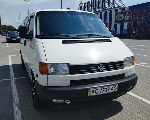 Білий Фольксваген T4 (Transporter) пасс., об'ємом двигуна 2.5 л та пробігом 161 тис. км за 9000 $, фото 1 на Automoto.ua