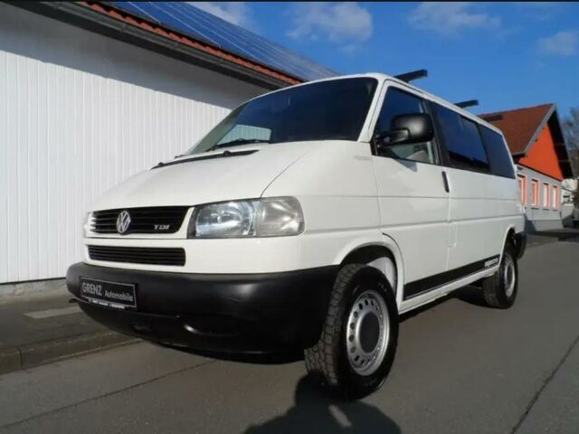 Білий Фольксваген T4 (Transporter) пасс., об'ємом двигуна 2.5 л та пробігом 254 тис. км за 1500 $, фото 1 на Automoto.ua