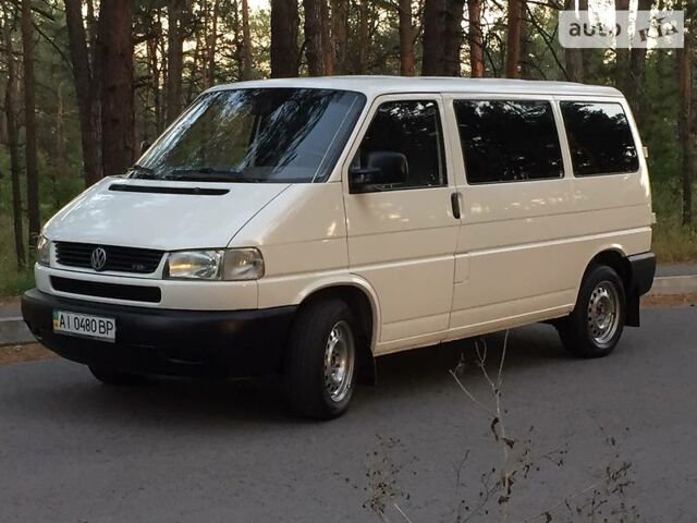 Білий Фольксваген T4 (Transporter) пасс., об'ємом двигуна 2.5 л та пробігом 270 тис. км за 8500 $, фото 1 на Automoto.ua