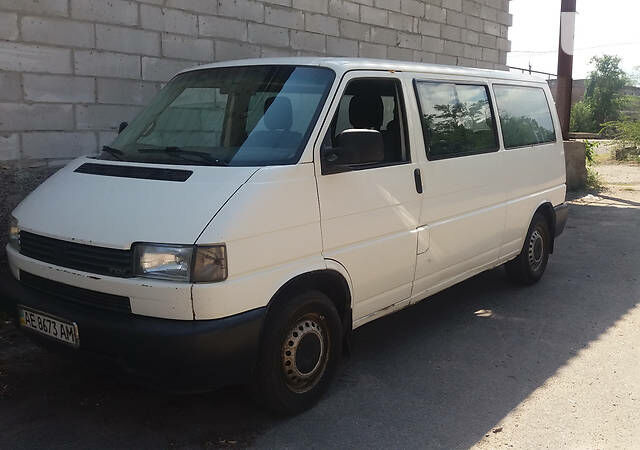 Фольксваген T4 (Transporter) пасс., об'ємом двигуна 2.5 л та пробігом 360 тис. км за 6200 $, фото 1 на Automoto.ua