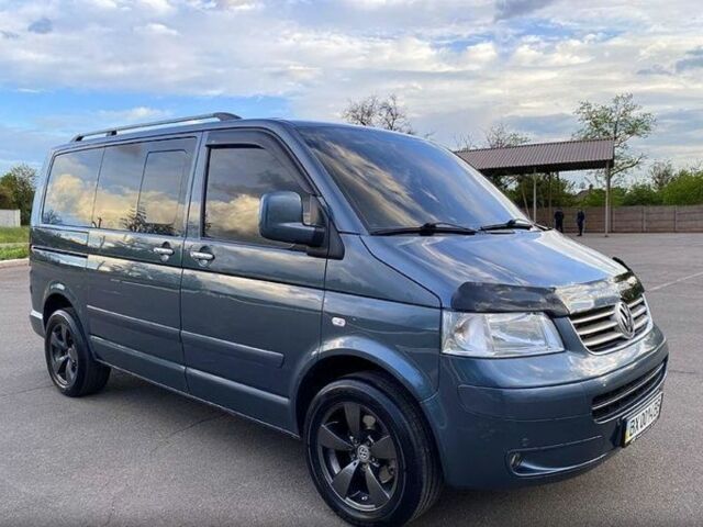 Сірий Фольксваген T4 (Transporter) пасс., об'ємом двигуна 2.5 л та пробігом 225 тис. км за 3726 $, фото 1 на Automoto.ua