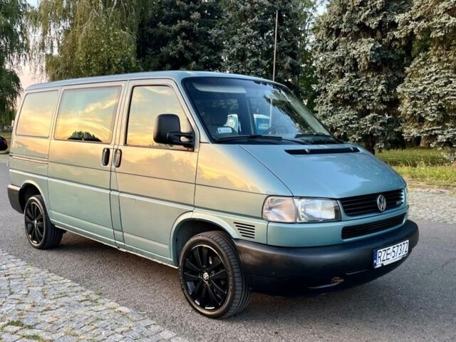 Синій Фольксваген T4 (Transporter) пасс., об'ємом двигуна 2.5 л та пробігом 418 тис. км за 2450 $, фото 1 на Automoto.ua