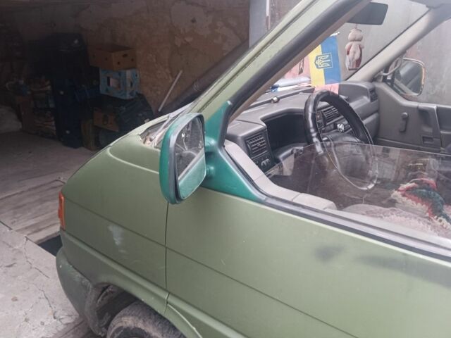 Фольксваген Т4, объемом двигателя 0 л и пробегом 0 тыс. км за 2700 $, фото 1 на Automoto.ua