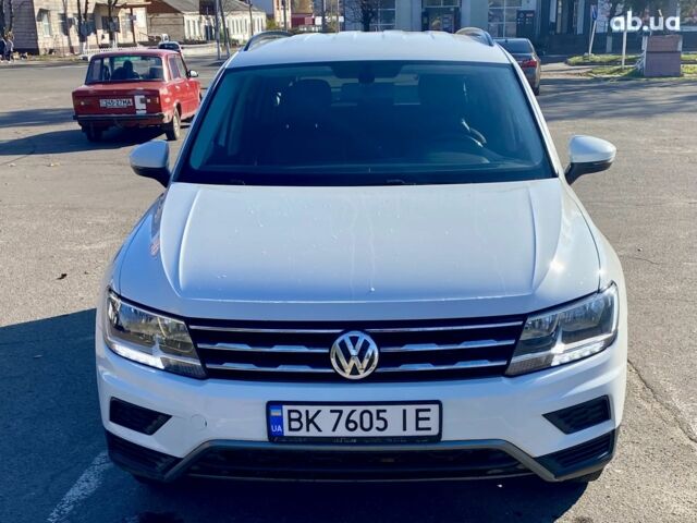 Белый Фольксваген Tiguan Allspace, объемом двигателя 2 л и пробегом 155 тыс. км за 18000 $, фото 1 на Automoto.ua