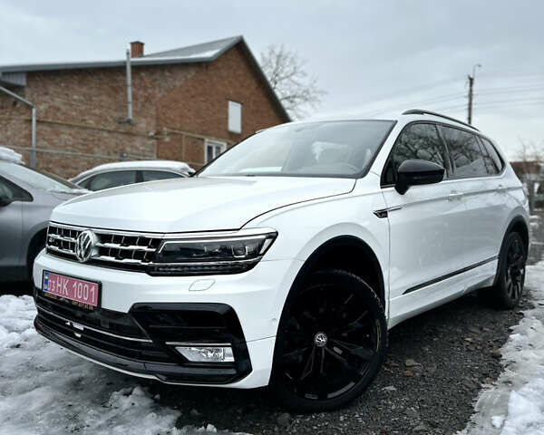 Білий Фольксваген Tiguan Allspace, об'ємом двигуна 2 л та пробігом 44 тис. км за 26500 $, фото 1 на Automoto.ua